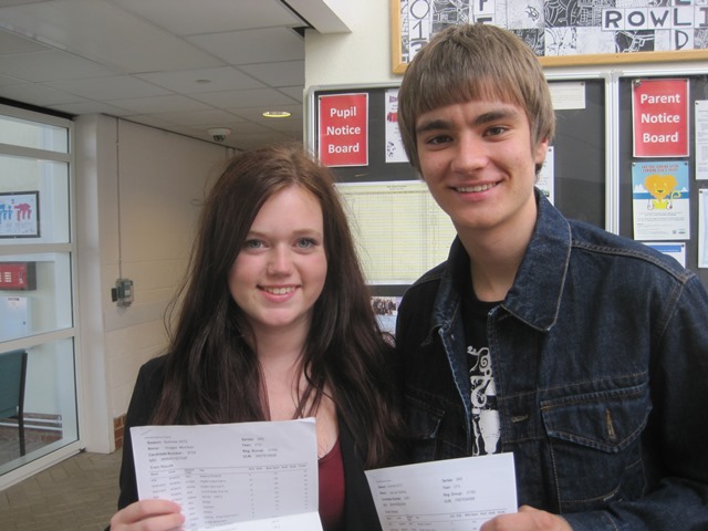  KS4 pupils receive GCSE results 2013