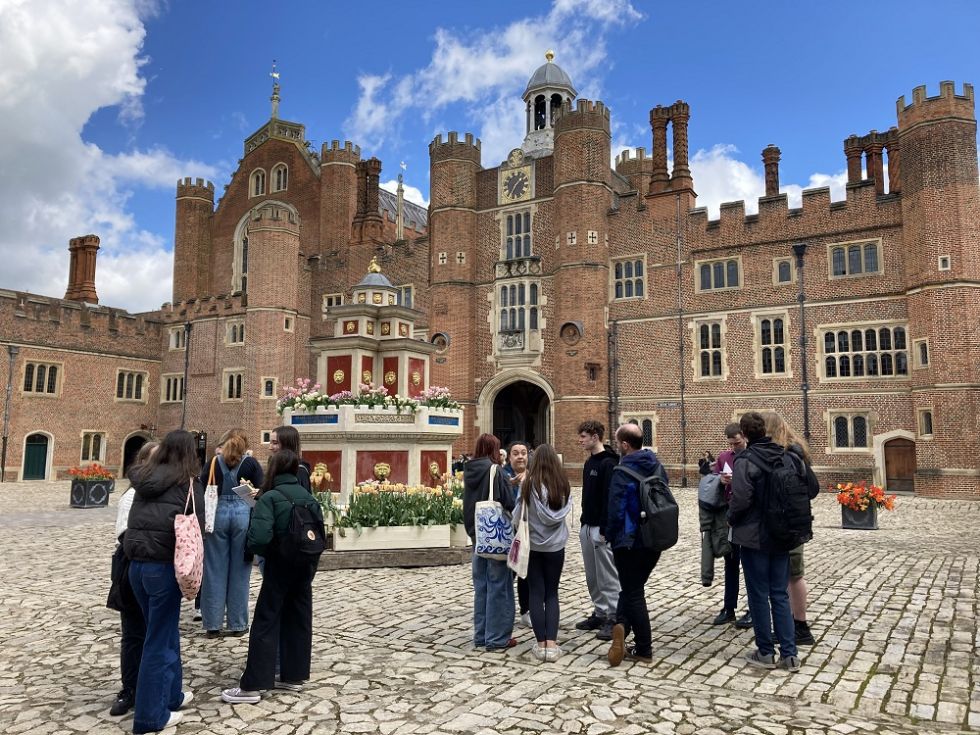 y13 trip to Hampton Court palace