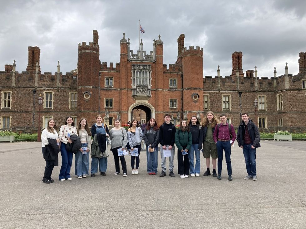 y13 trip to Hampton Court palace