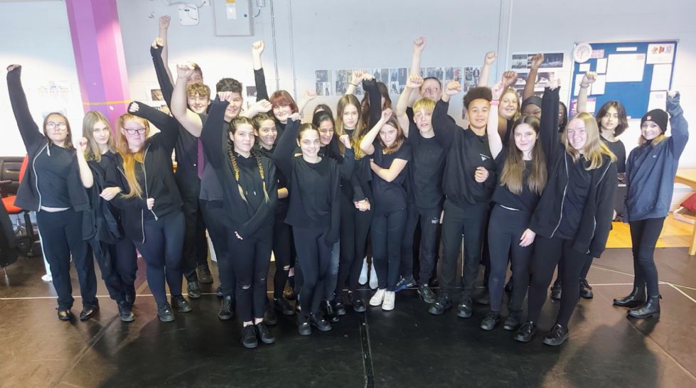 Y10 performing arts students