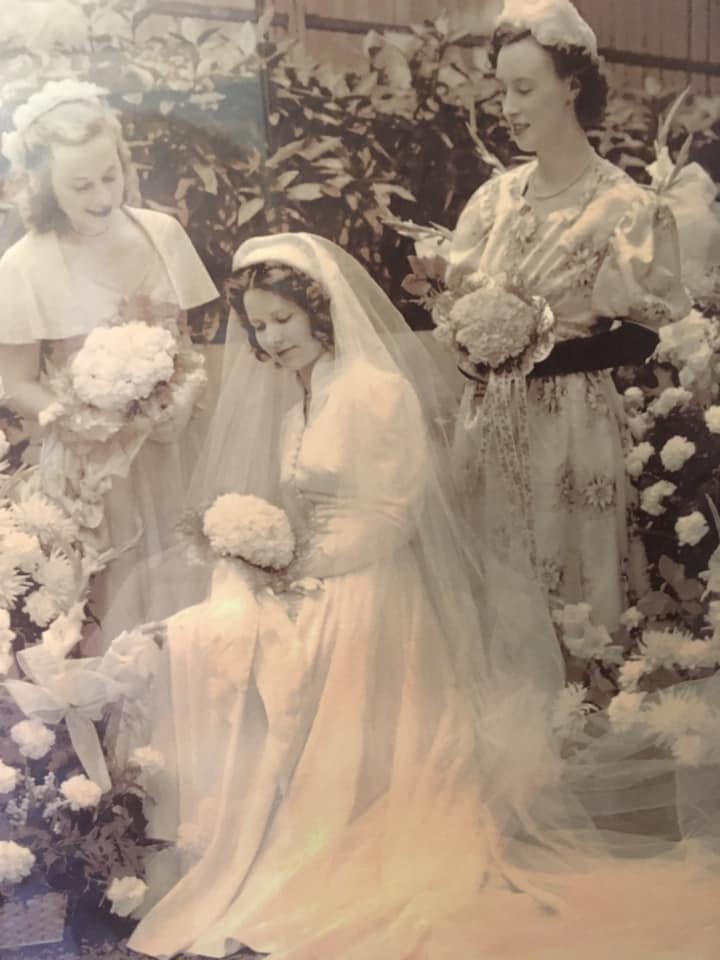 bridesmaid at end of war 1945