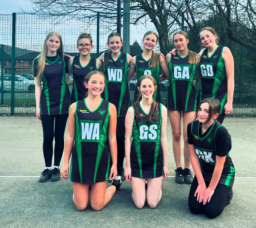 u13s netball team photo