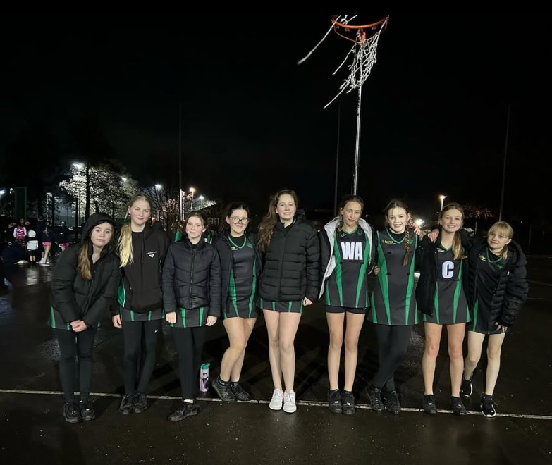 U13 and U14 netball team players photo