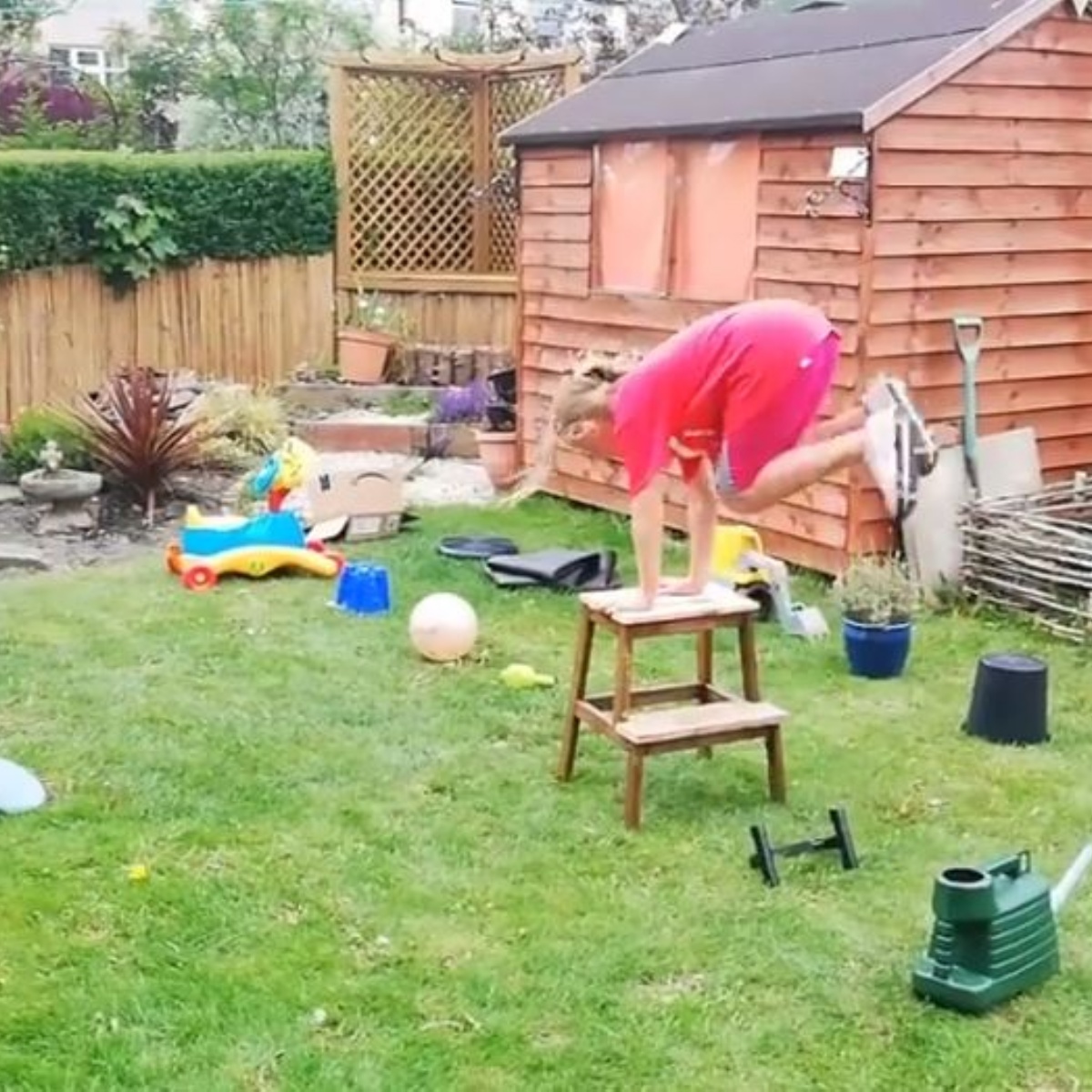 Obstacle Race HFWB Challenge - Meadowhead School
